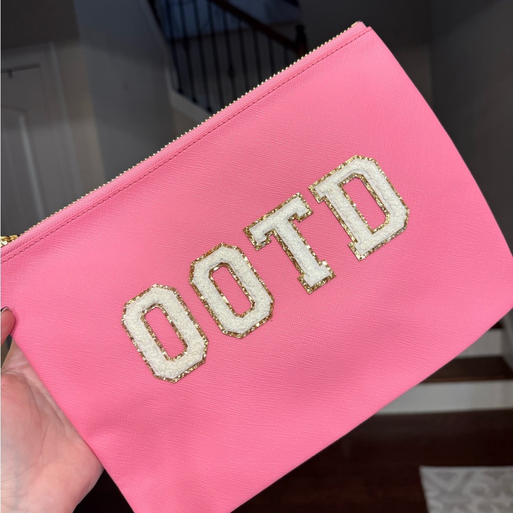 Stoney Clover guava OOTD flat pouch